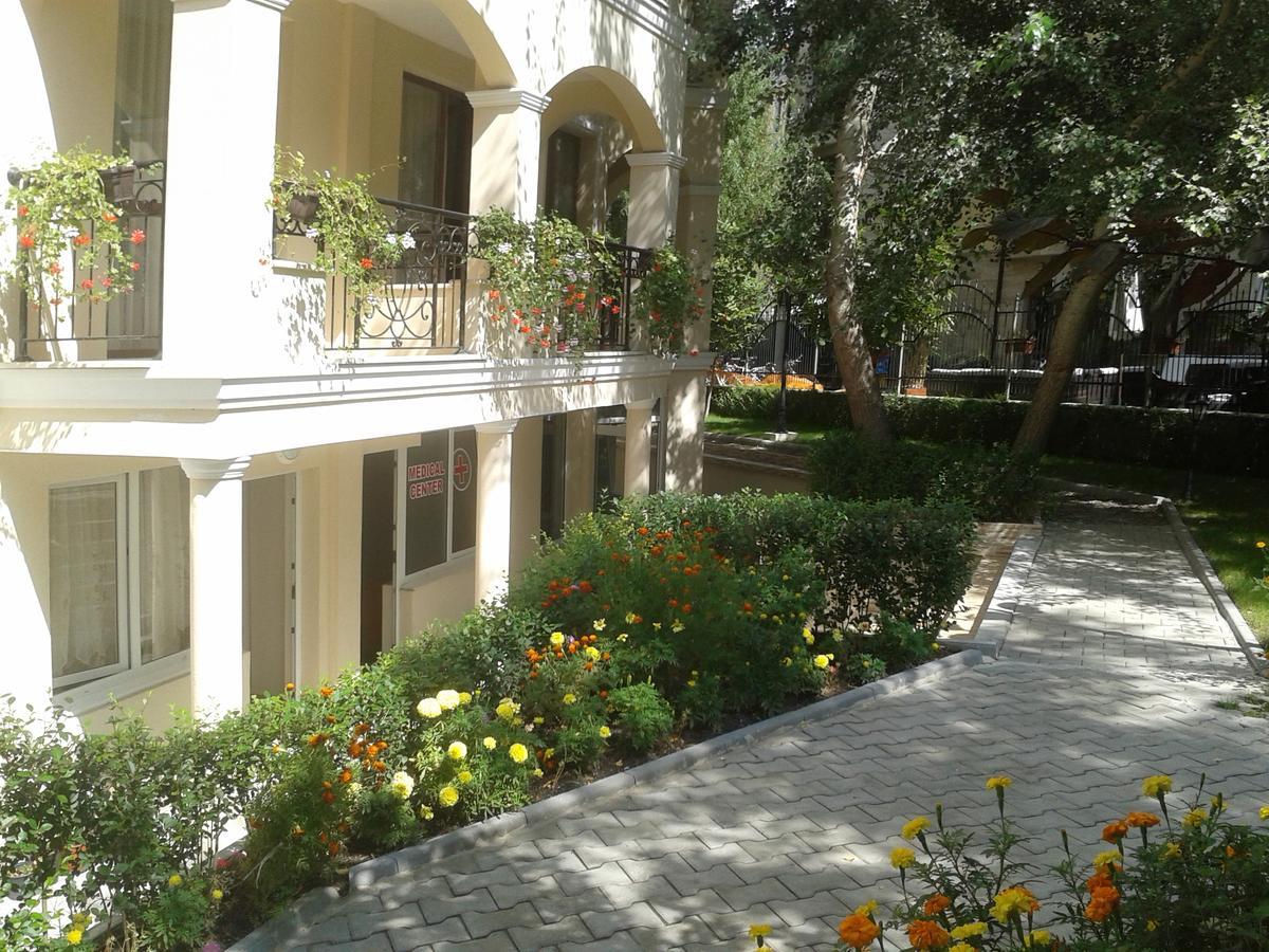 Hotel Seasons 3 Sunny Beach Exterior photo